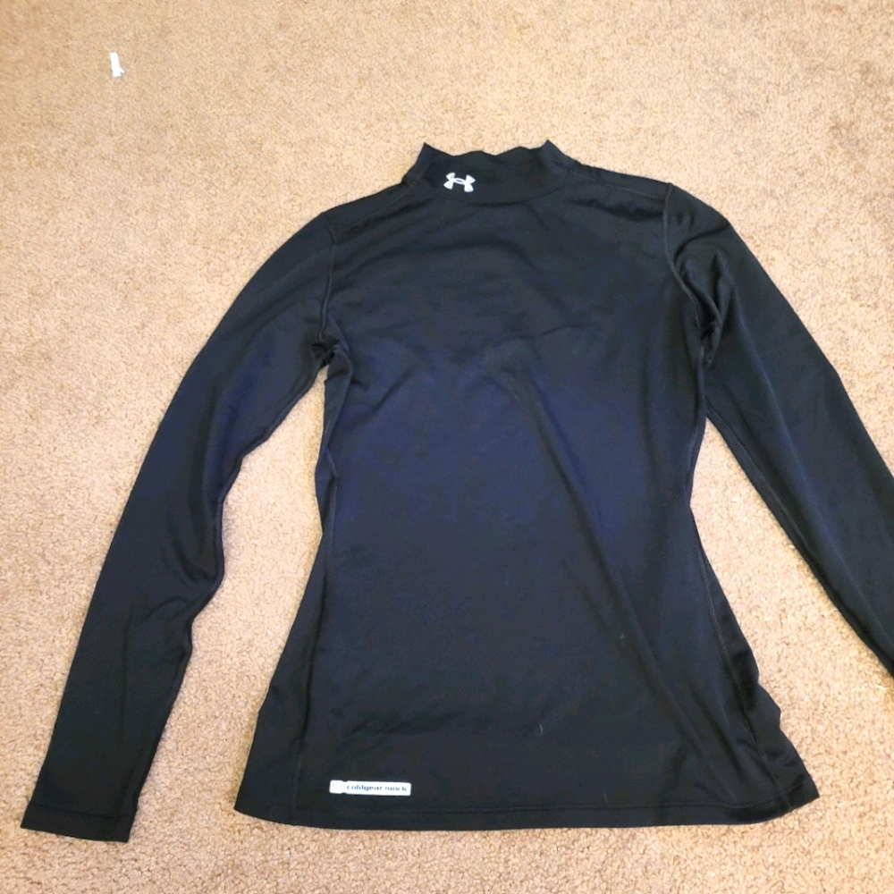 Under Armour top